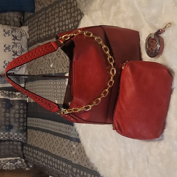 ⚘️Beautiful Red Vegan Shoulder Hobo Bag⚘️ - Picture 9 of 13